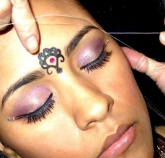 Eyebrows threading