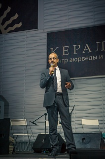 Доктор Мохаммед был награжден Российской Ассоциацией Индийских Специалистов в Области Йоги и Аюрведы «за блестящую медицинскую практику 