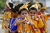 INDIAN HOLIDAY BAL DIVAS